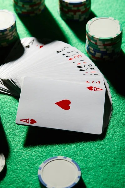 Seamless live dealer tables running on mobile display